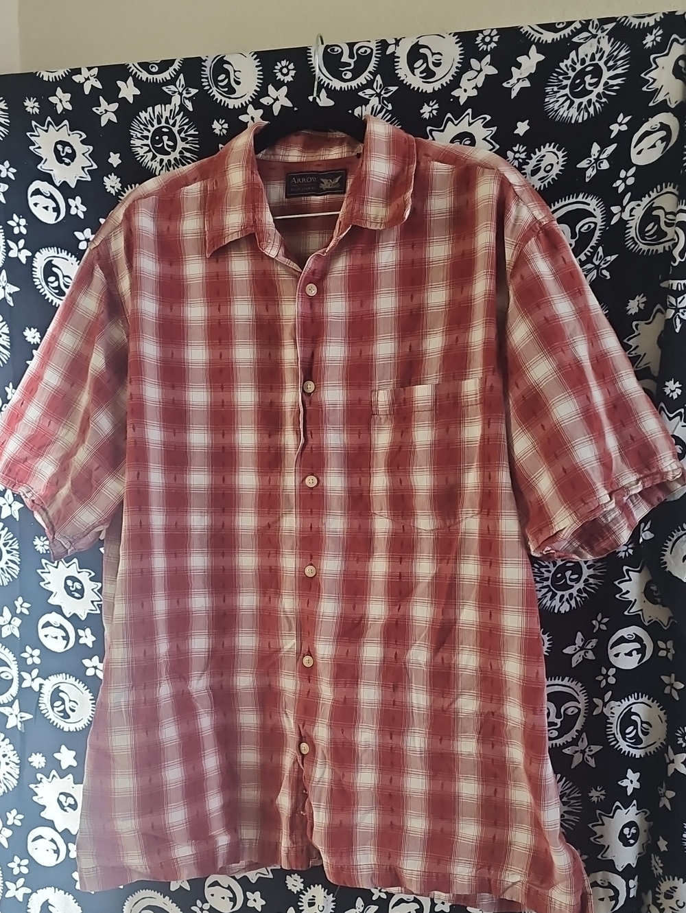 Arrow Men's Red and White Plaid Short-Sleeve Button-Down Shirt